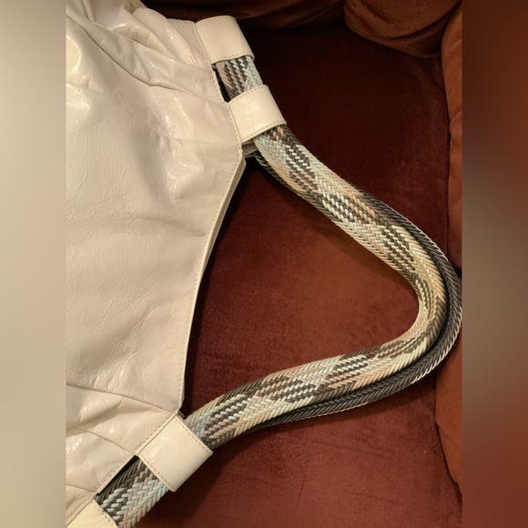 SONDRA ROBERTS - Picture 5 of 11